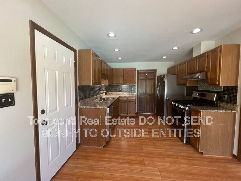 6149 Lakeway Drive property image