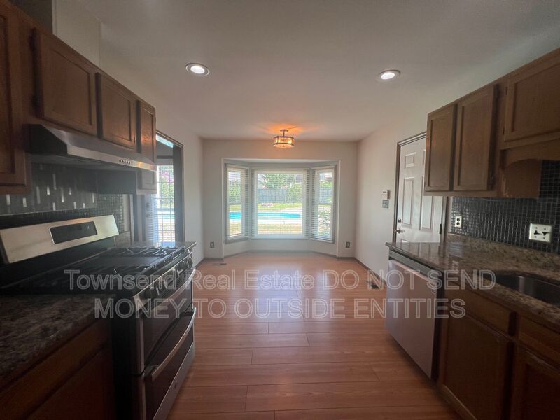 6149 Lakeway Drive property image