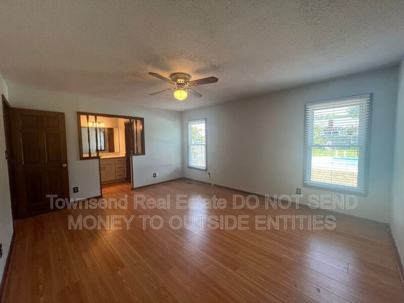 6149 Lakeway Drive property image