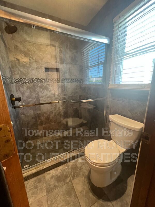 6149 Lakeway Drive property image