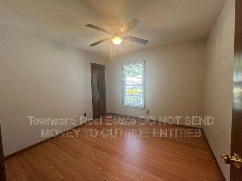 6149 Lakeway Drive property image