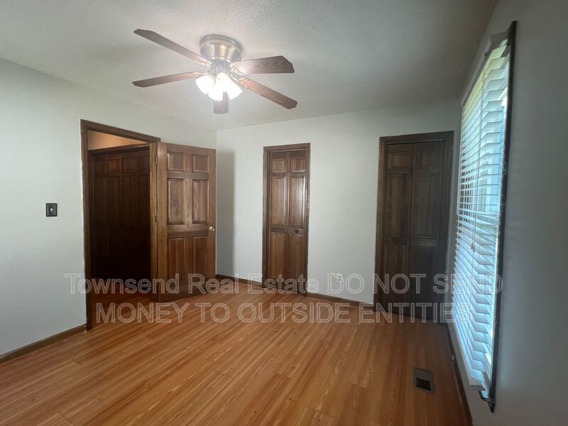 6149 Lakeway Drive property image