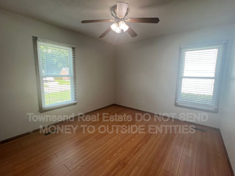 6149 Lakeway Drive property image