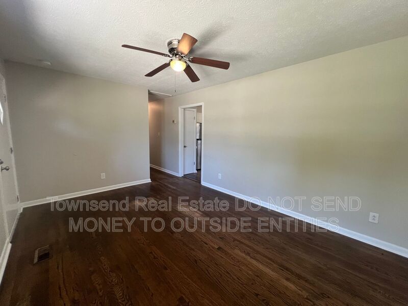 2604 Brentford Dr. property image