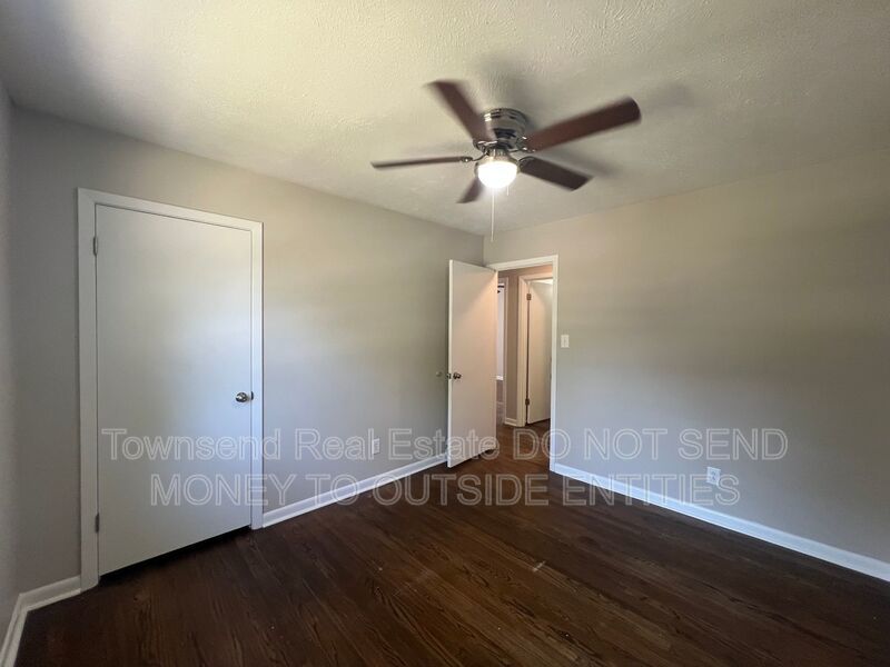 2604 Brentford Dr. property image