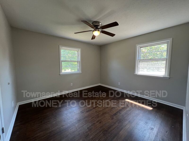 2604 Brentford Dr. property image