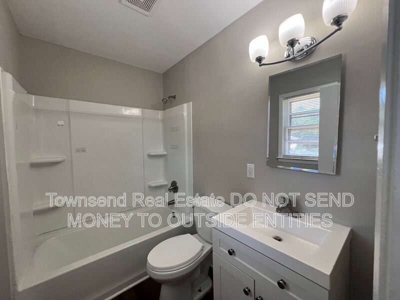 2604 Brentford Dr. property image