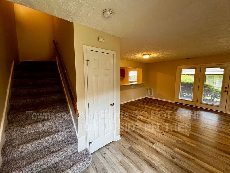 1020-4 Ancestry Drive- No Pets- Two Weeks Free Off First Full Month's Rent- property image