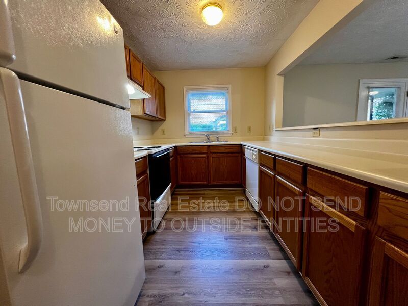 1020-4 Ancestry Drive- No Pets- Two Weeks Free Off First Full Month's Rent- property image