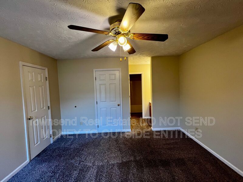 1020-4 Ancestry Drive- No Pets- Two Weeks Free Off First Full Month's Rent- property image