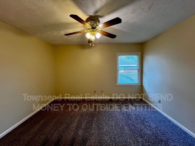 1020-4 Ancestry Drive- No Pets- Two Weeks Free Off First Full Month's Rent- property image