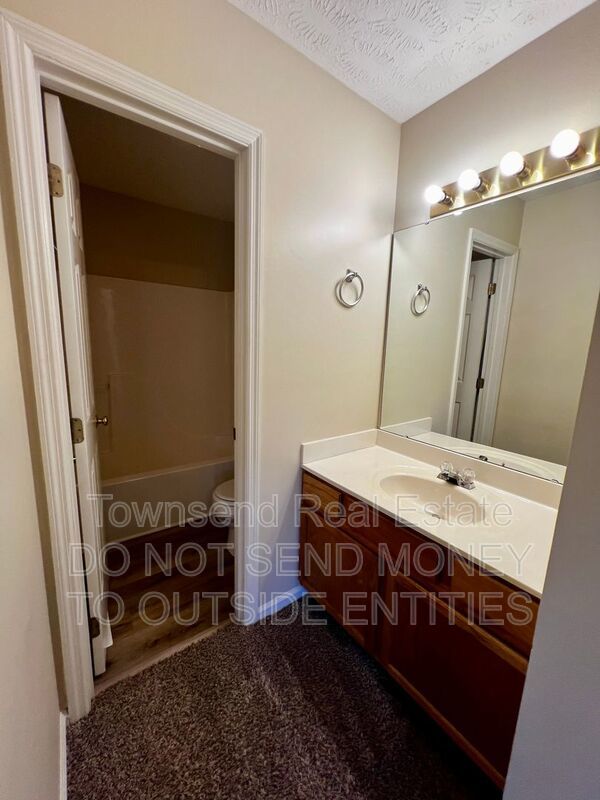 1020-4 Ancestry Drive- No Pets- Two Weeks Free Off First Full Month's Rent- property image