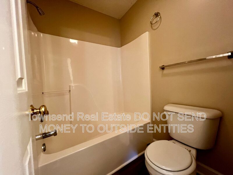 1020-4 Ancestry Drive- No Pets- Two Weeks Free Off First Full Month's Rent- property image