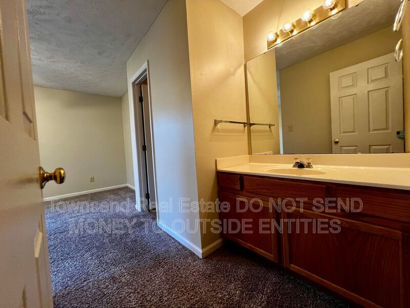 1020-4 Ancestry Drive- No Pets- Two Weeks Free Off First Full Month's Rent- property image
