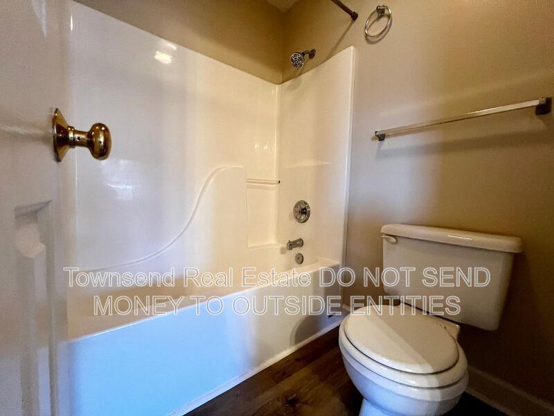1020-4 Ancestry Drive- No Pets- Two Weeks Free Off First Full Month's Rent- property image