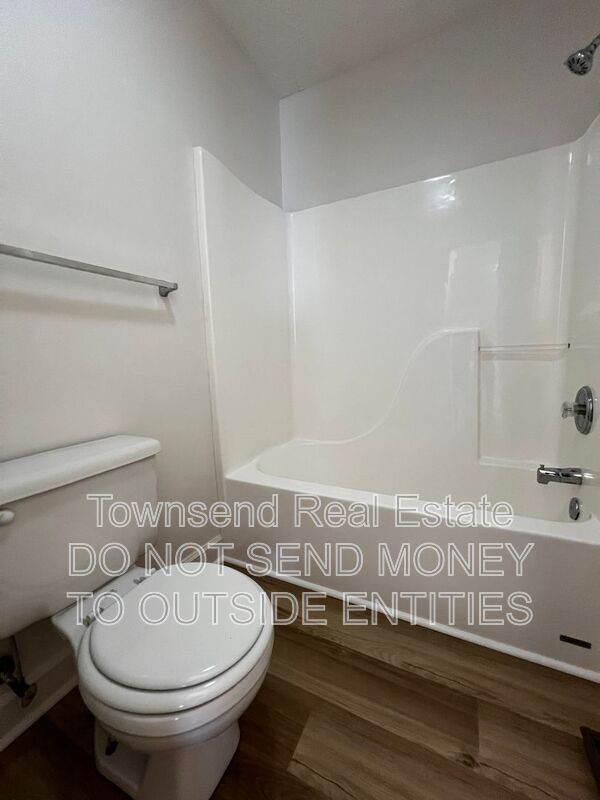 1028-1 Ancestry Drive- No Pets- Two Weeks Free On Your First Full Month's Rent - property image