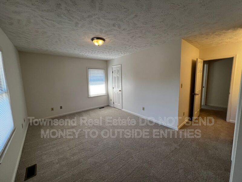 1028-1 Ancestry Drive- No Pets- Two Weeks Free On Your First Full Month's Rent - property image