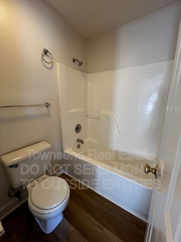 1028-1 Ancestry Drive- No Pets- Two Weeks Free On Your First Full Month's Rent - property image
