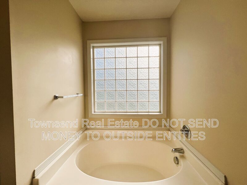 4417 Harborgate Rd- (NO PETS) property image