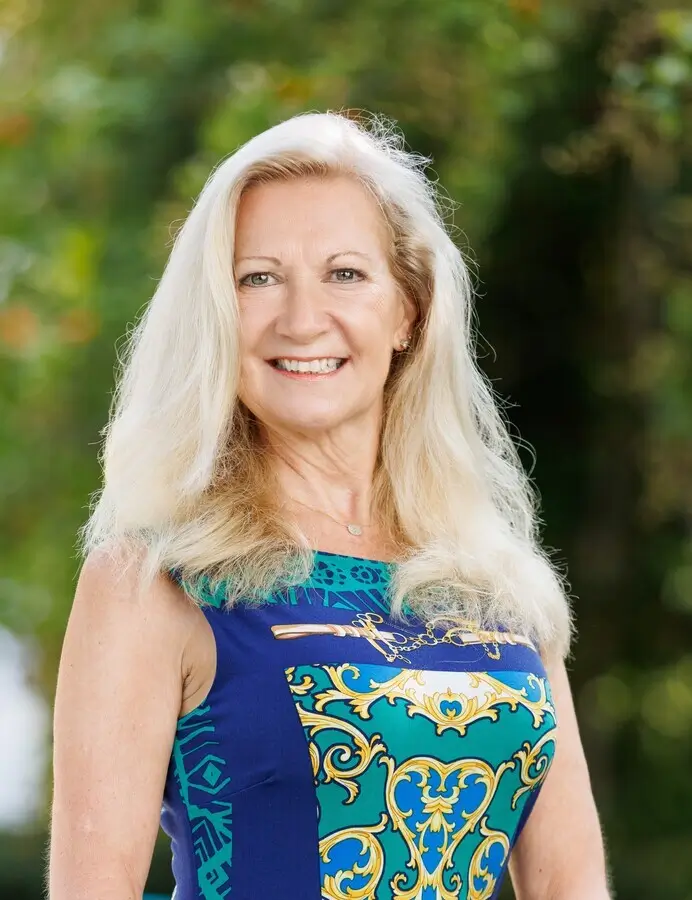 Picture of Stephanie Thompson